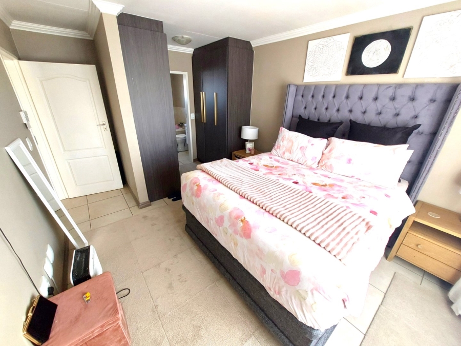 3 Bedroom Property for Sale in Rooihuiskraal North Gauteng