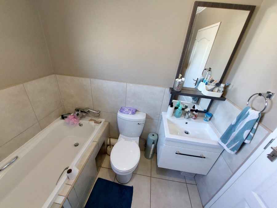 3 Bedroom Property for Sale in Rooihuiskraal North Gauteng