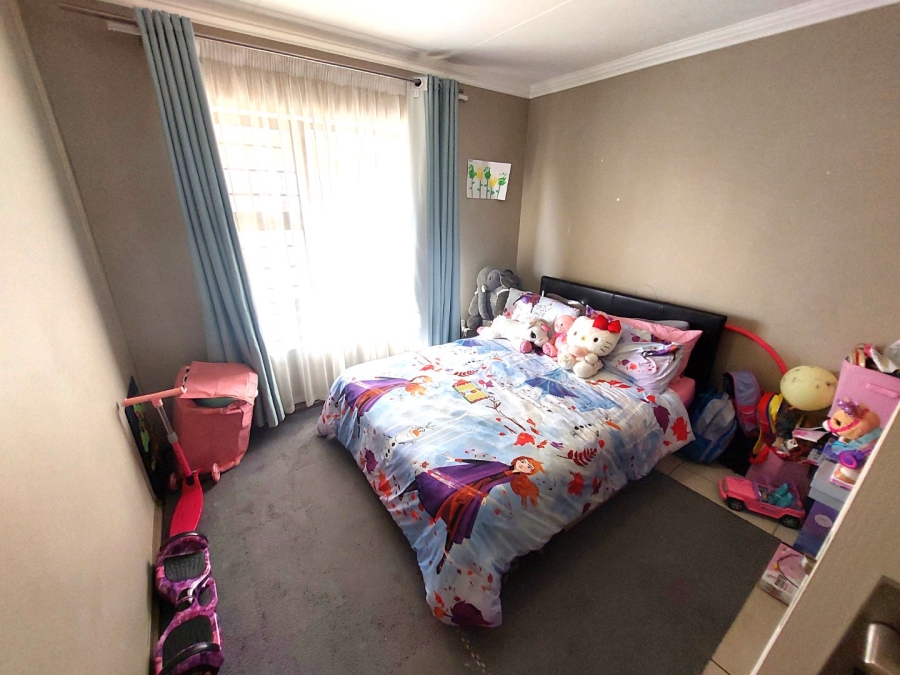 3 Bedroom Property for Sale in Rooihuiskraal North Gauteng