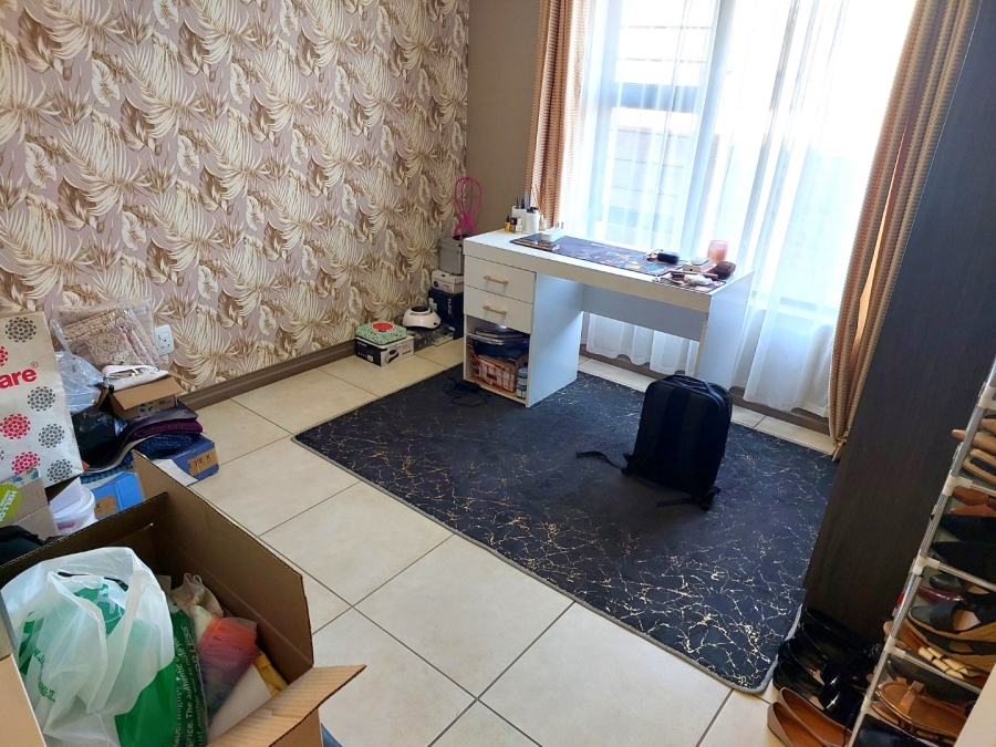 3 Bedroom Property for Sale in Rooihuiskraal North Gauteng