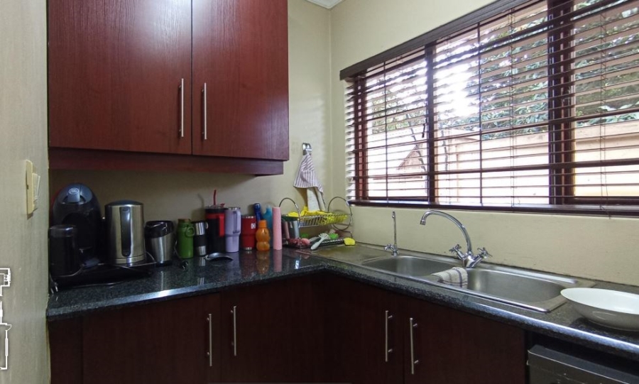 4 Bedroom Property for Sale in Wierda Park Gauteng