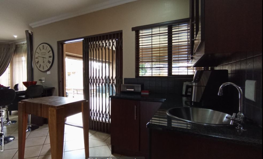 4 Bedroom Property for Sale in Wierda Park Gauteng
