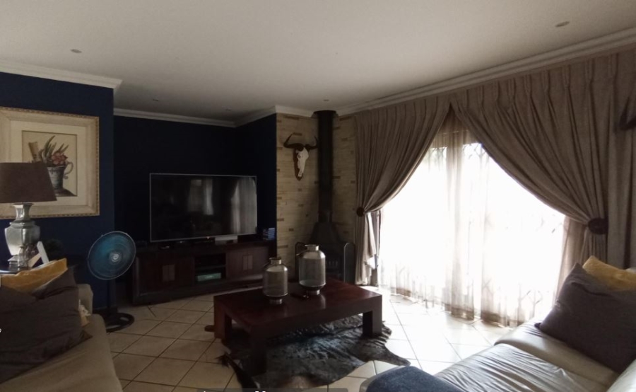 4 Bedroom Property for Sale in Wierda Park Gauteng