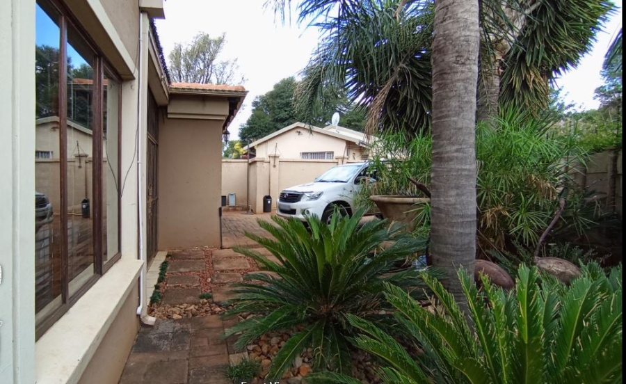 4 Bedroom Property for Sale in Wierda Park Gauteng
