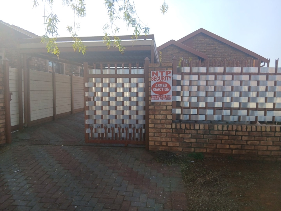 2 Bedroom Property for Sale in Pretoria West Gauteng