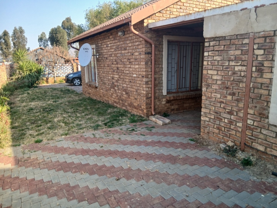 2 Bedroom Property for Sale in Pretoria West Gauteng
