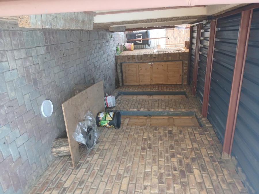 2 Bedroom Property for Sale in Pretoria West Gauteng