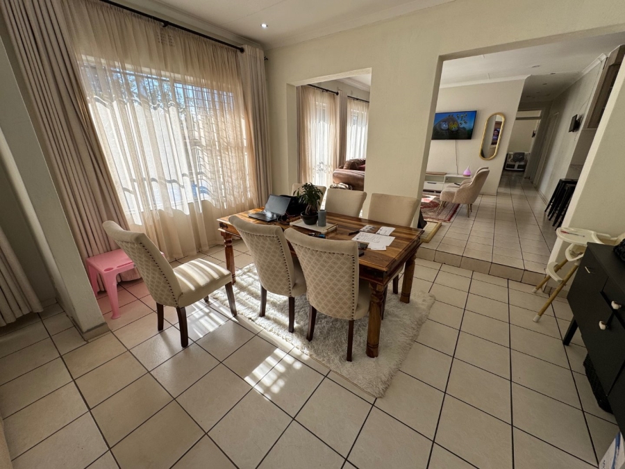 4 Bedroom Property for Sale in Birchleigh North Gauteng