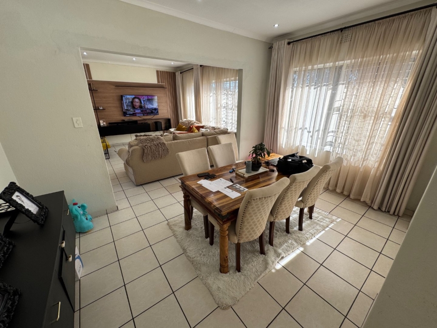 4 Bedroom Property for Sale in Birchleigh North Gauteng