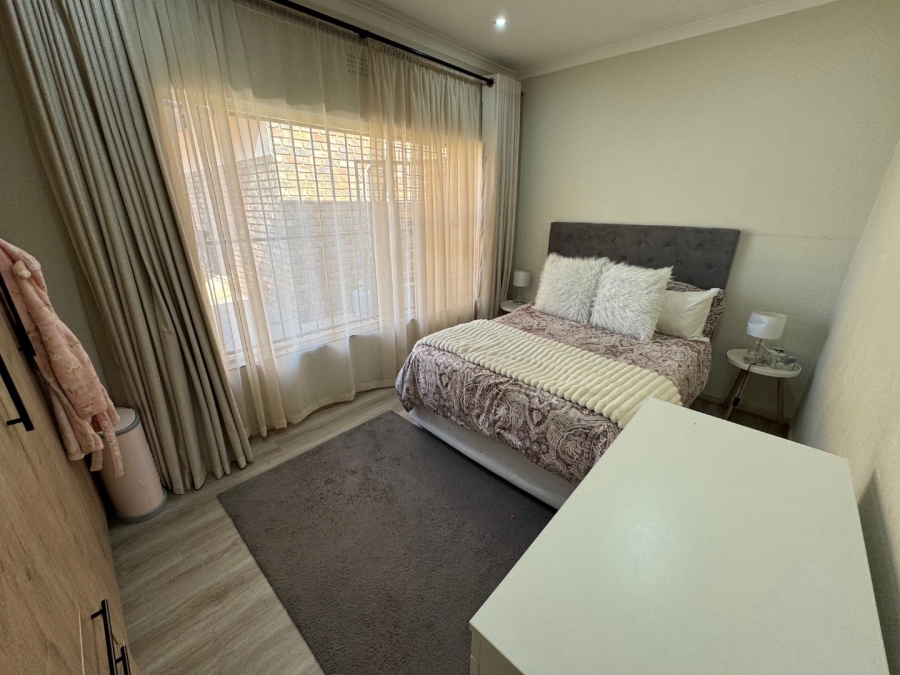 4 Bedroom Property for Sale in Birchleigh North Gauteng