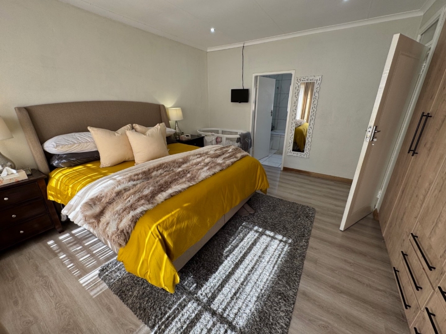 4 Bedroom Property for Sale in Birchleigh North Gauteng