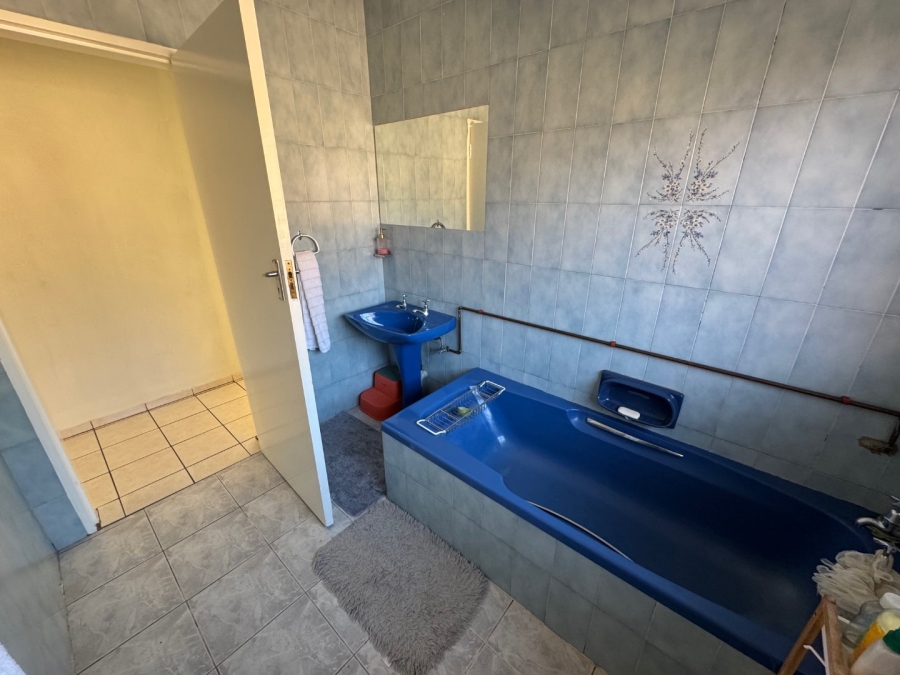 4 Bedroom Property for Sale in Birchleigh North Gauteng