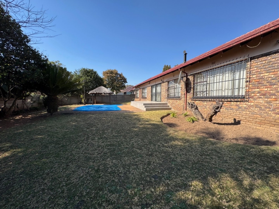 4 Bedroom Property for Sale in Birchleigh North Gauteng