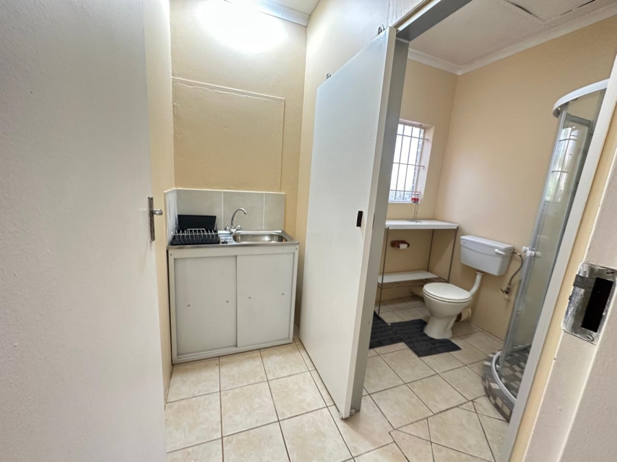 To Let 1 Bedroom Property for Rent in Zwartkop Gauteng