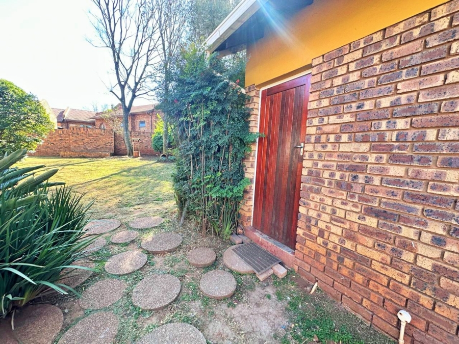 To Let 1 Bedroom Property for Rent in Zwartkop Gauteng