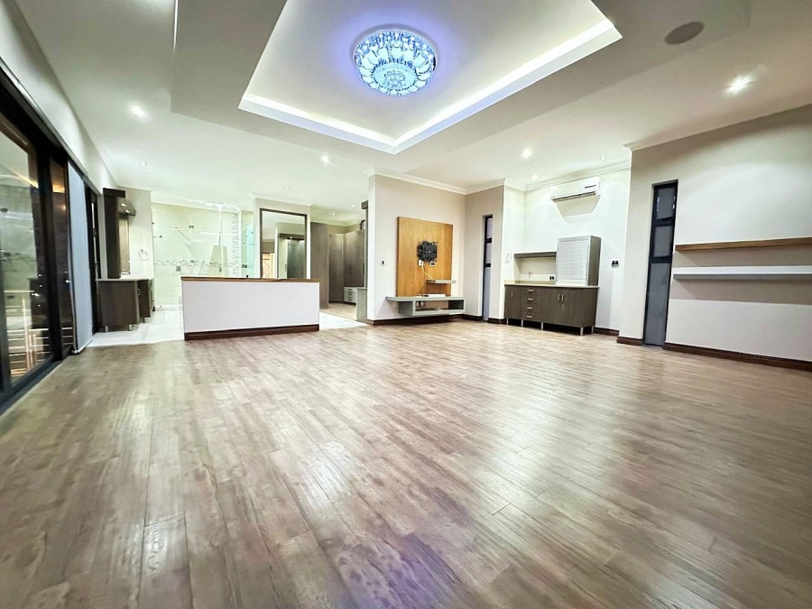 5 Bedroom Property for Sale in Midlands Estate Gauteng