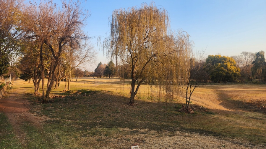  Bedroom Property for Sale in Clubview Gauteng