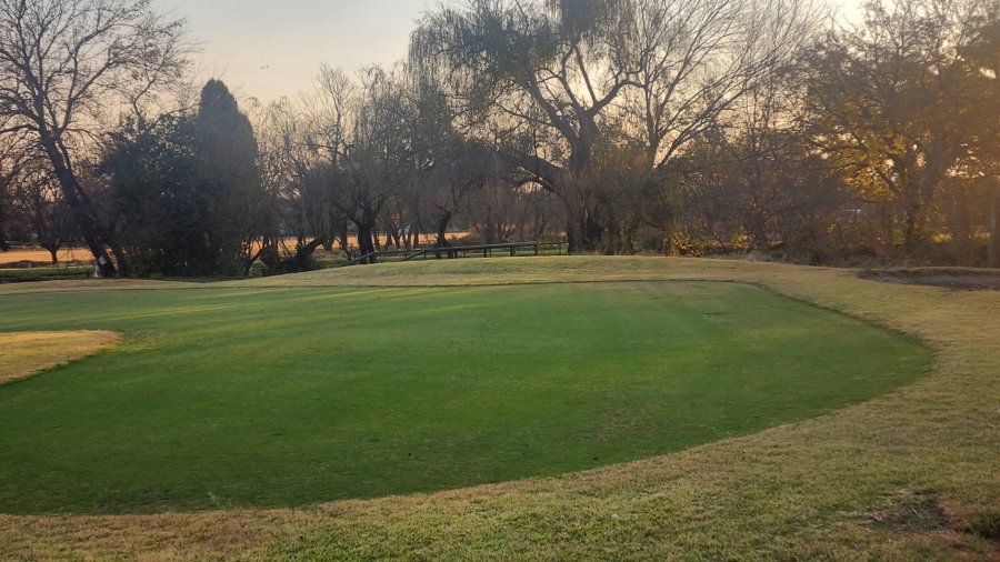  Bedroom Property for Sale in Clubview Gauteng