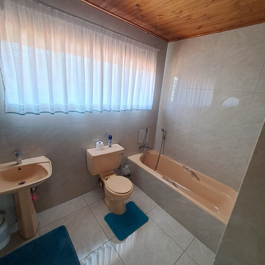 5 Bedroom Property for Sale in Vaal Marina Gauteng