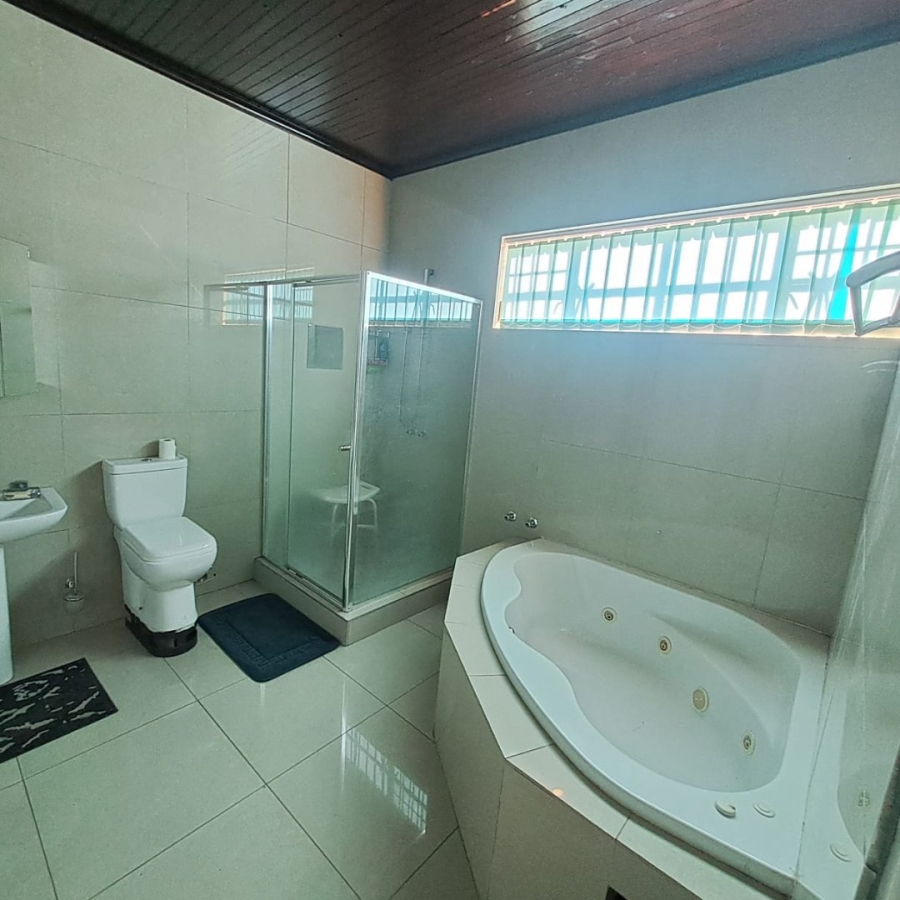 5 Bedroom Property for Sale in Vaal Marina Gauteng