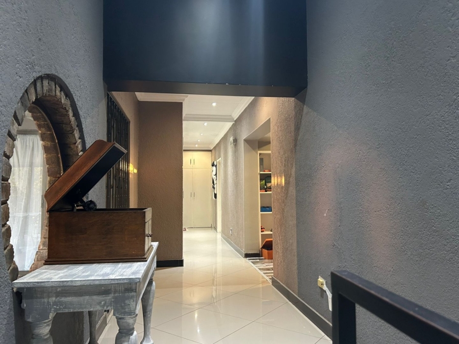 4 Bedroom Property for Sale in Eldoraigne Gauteng