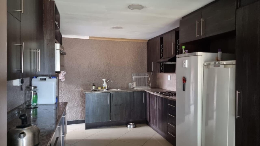 4 Bedroom Property for Sale in Eldoraigne Gauteng