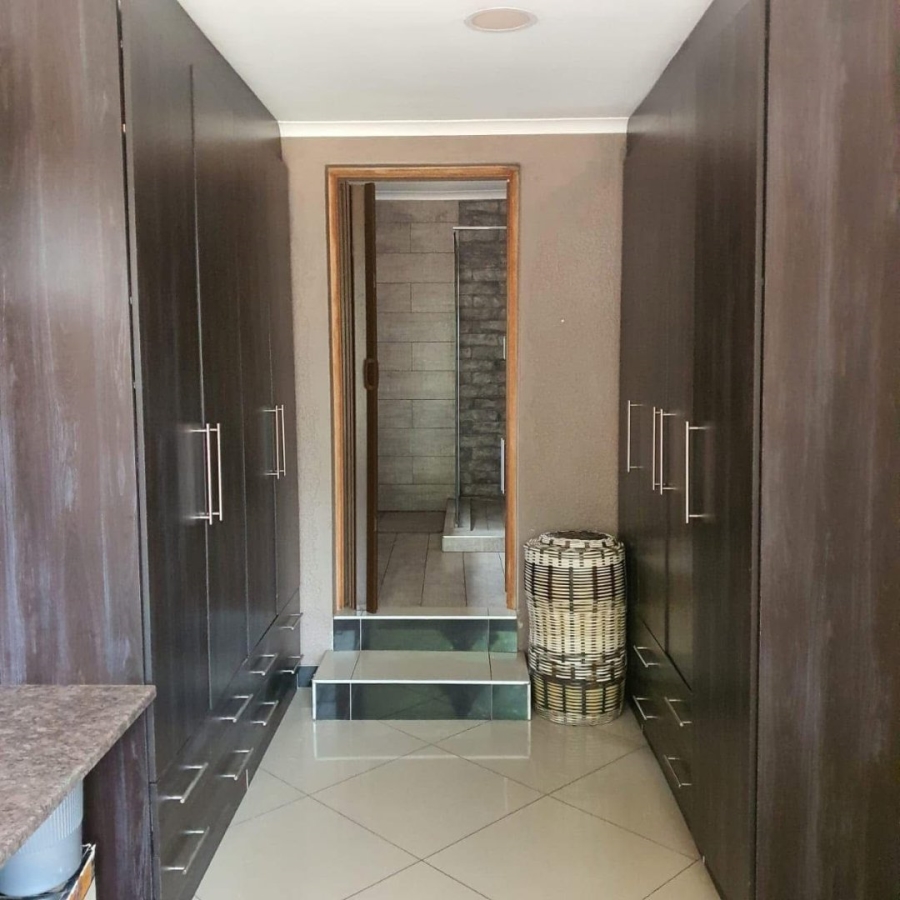 4 Bedroom Property for Sale in Eldoraigne Gauteng