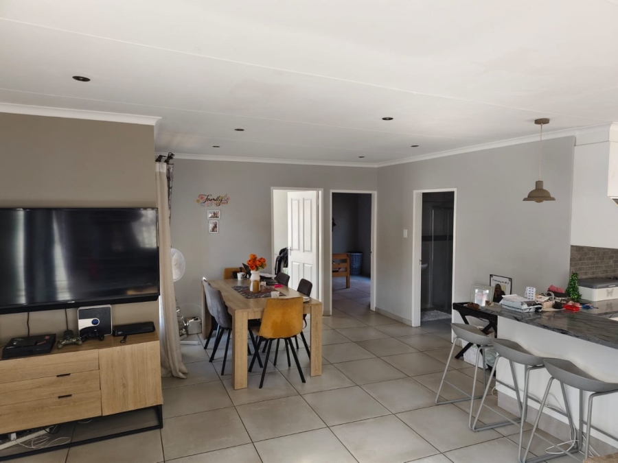 To Let 2 Bedroom Property for Rent in Witfield Gauteng