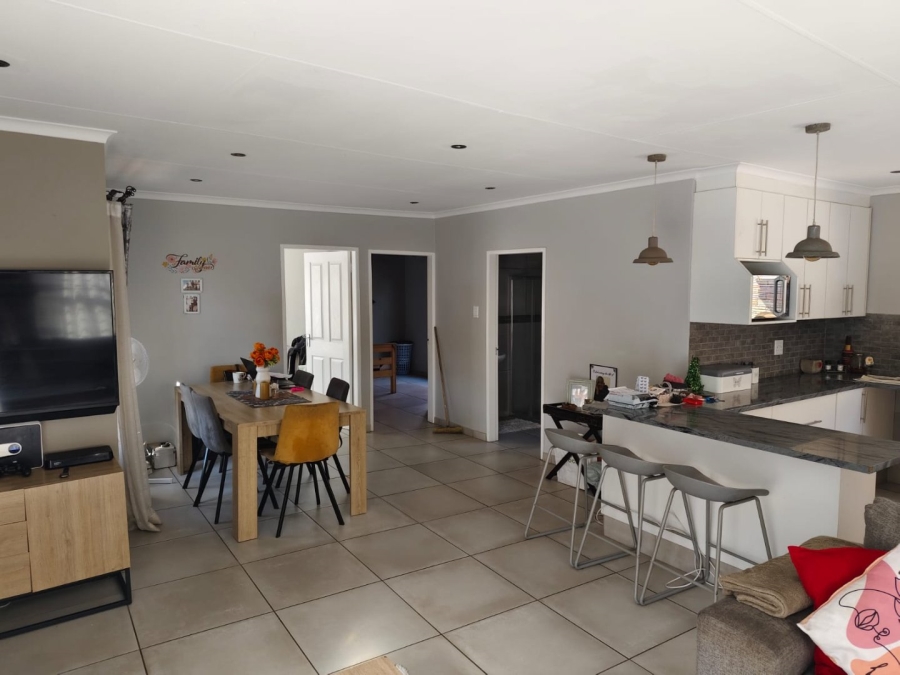 To Let 2 Bedroom Property for Rent in Witfield Gauteng