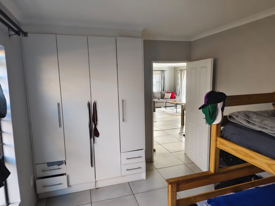 To Let 2 Bedroom Property for Rent in Witfield Gauteng