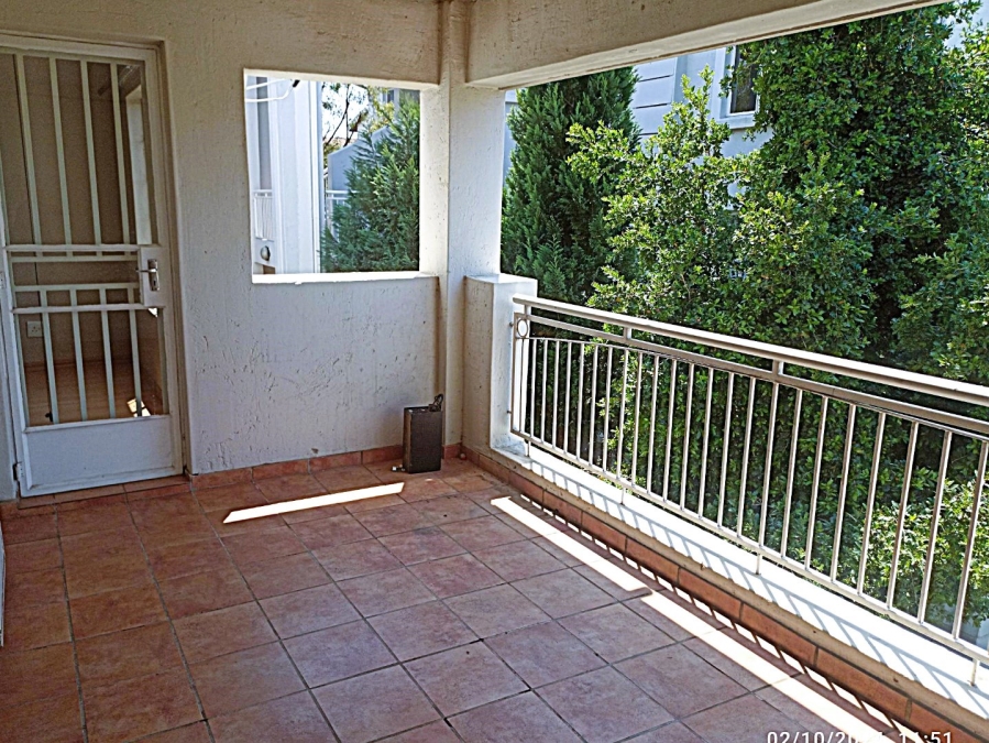 2 Bedroom Property for Sale in Sonneglans Gauteng
