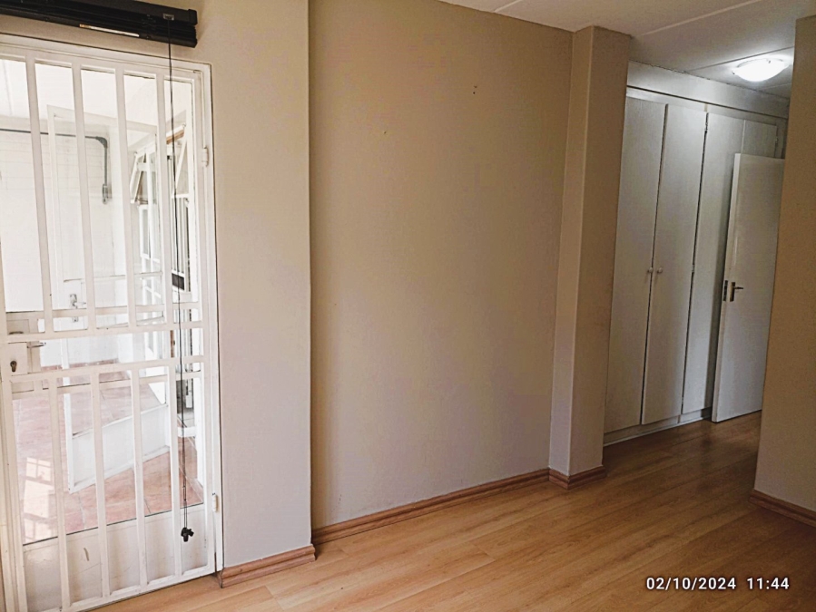 2 Bedroom Property for Sale in Sonneglans Gauteng