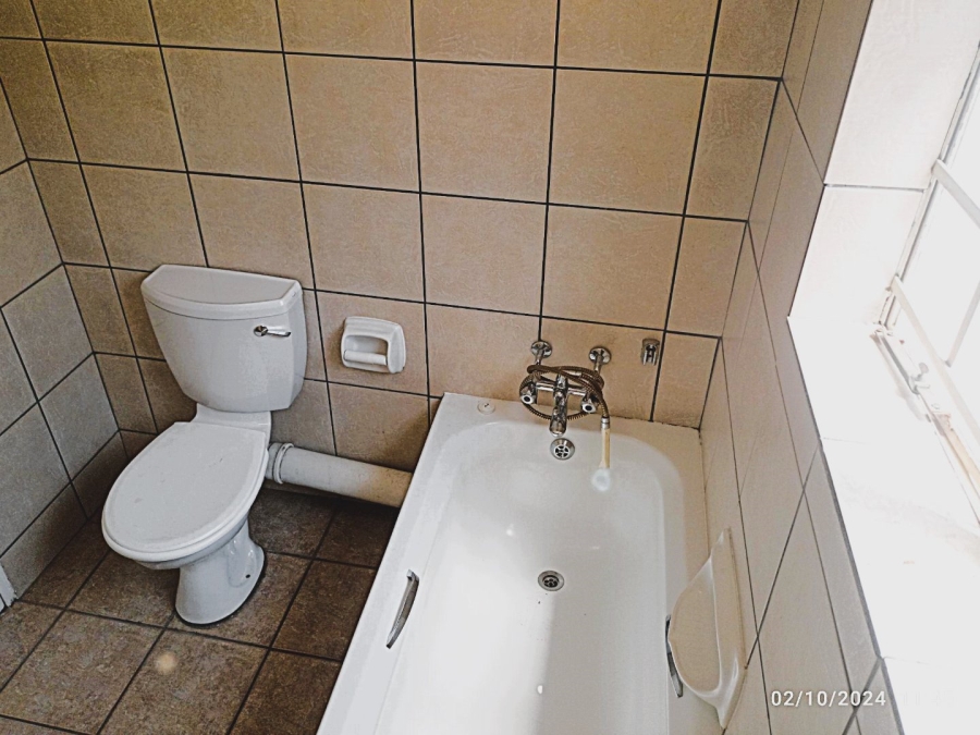 2 Bedroom Property for Sale in Sonneglans Gauteng