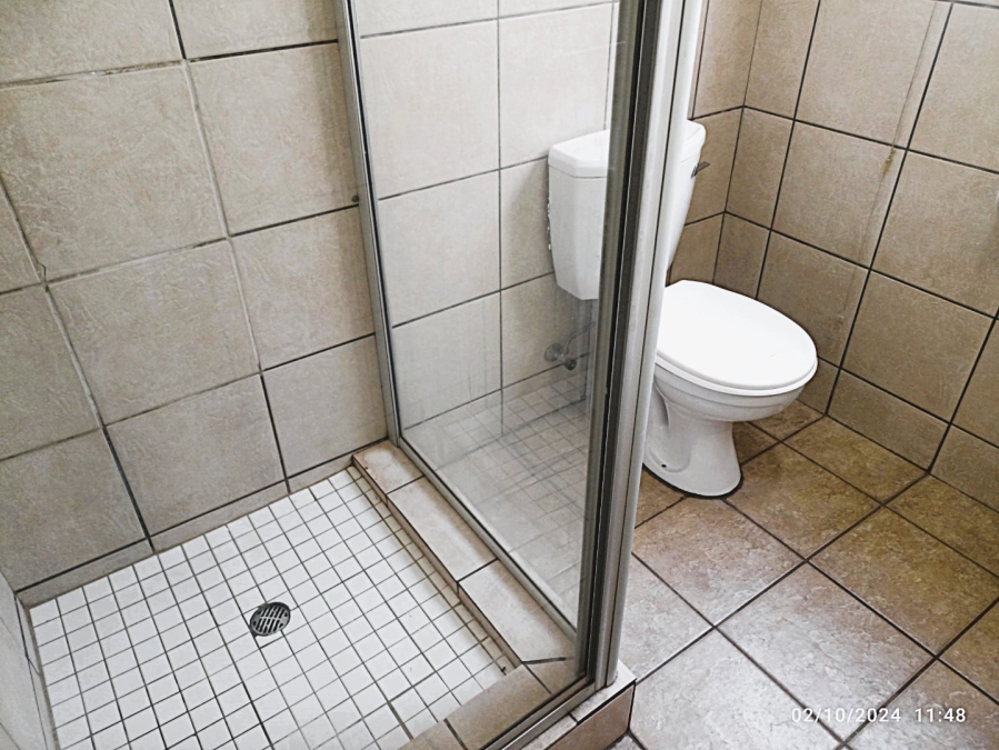 2 Bedroom Property for Sale in Sonneglans Gauteng