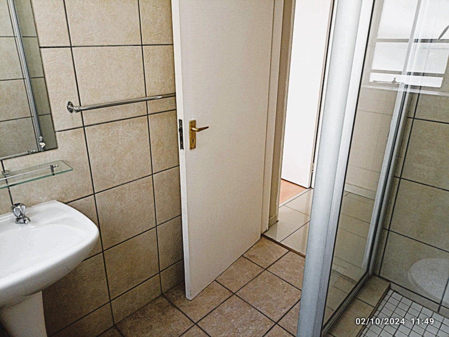 2 Bedroom Property for Sale in Sonneglans Gauteng