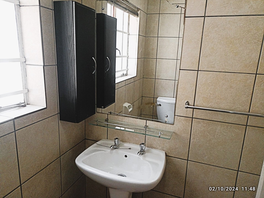 2 Bedroom Property for Sale in Sonneglans Gauteng