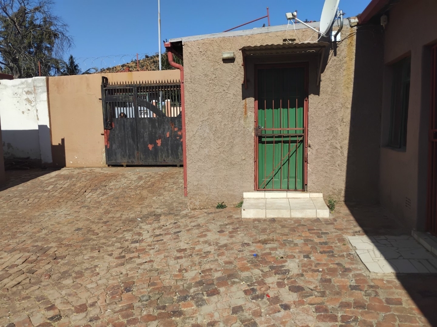7 Bedroom Property for Sale in Bezuidenhout Valley Gauteng