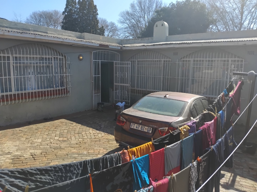 7 Bedroom Property for Sale in Bezuidenhout Valley Gauteng