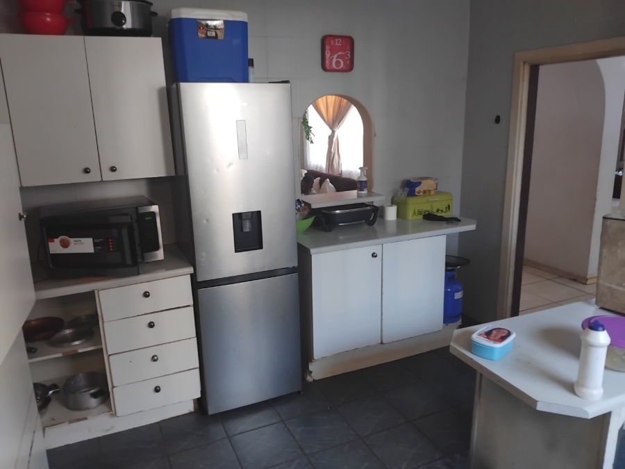 7 Bedroom Property for Sale in Bezuidenhout Valley Gauteng