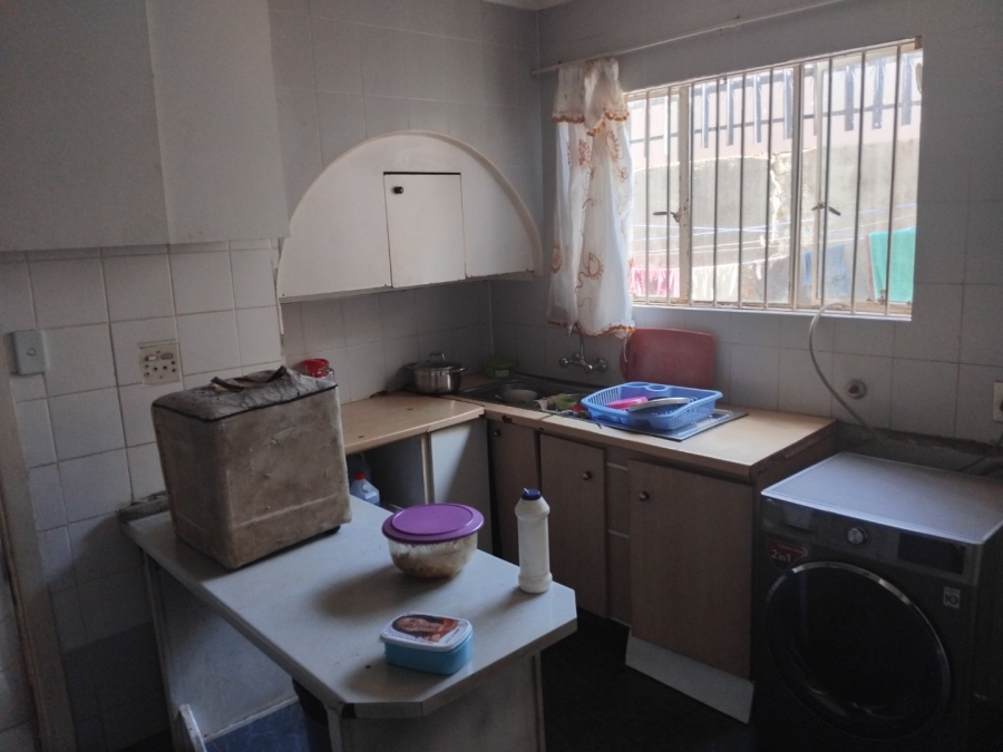 7 Bedroom Property for Sale in Bezuidenhout Valley Gauteng