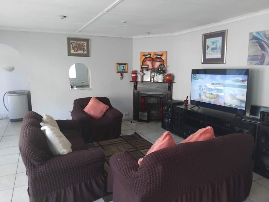 7 Bedroom Property for Sale in Bezuidenhout Valley Gauteng