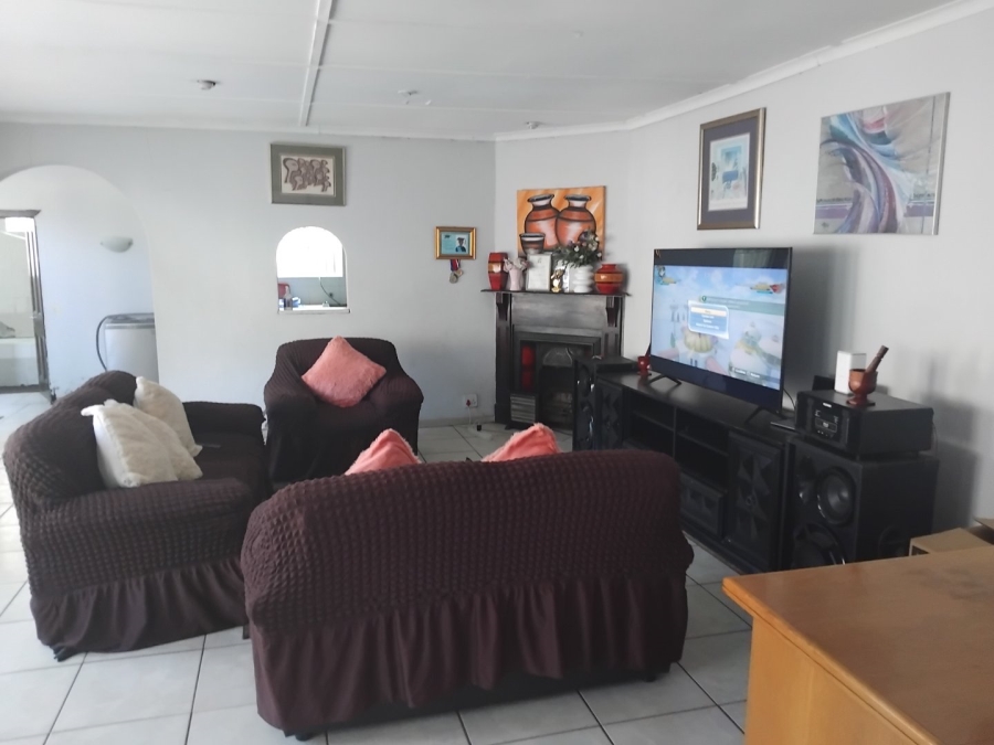 7 Bedroom Property for Sale in Bezuidenhout Valley Gauteng