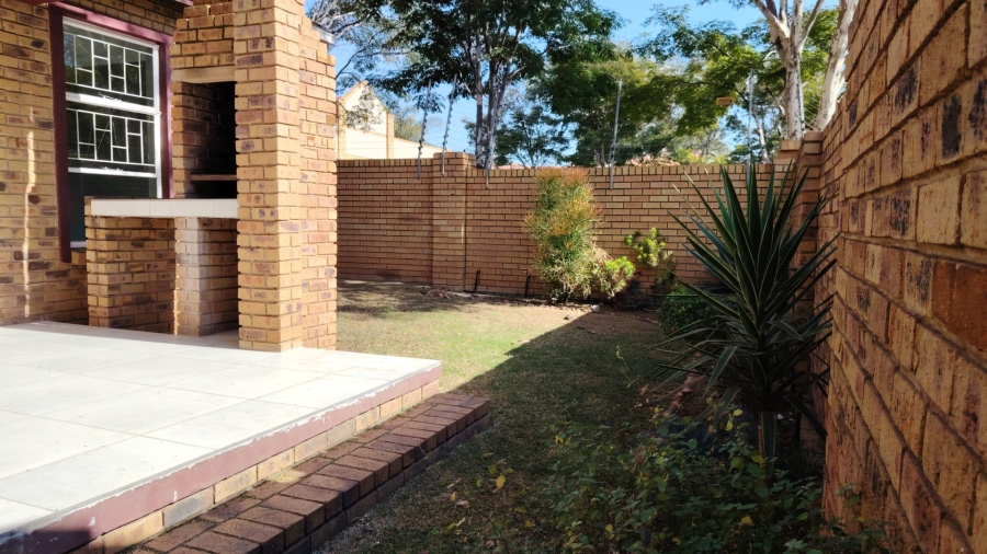 2 Bedroom Property for Sale in Amberfield Crest Estate Gauteng