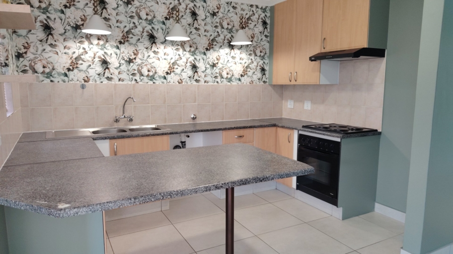 2 Bedroom Property for Sale in Amberfield Crest Estate Gauteng