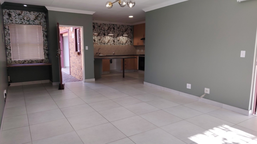 2 Bedroom Property for Sale in Amberfield Crest Estate Gauteng