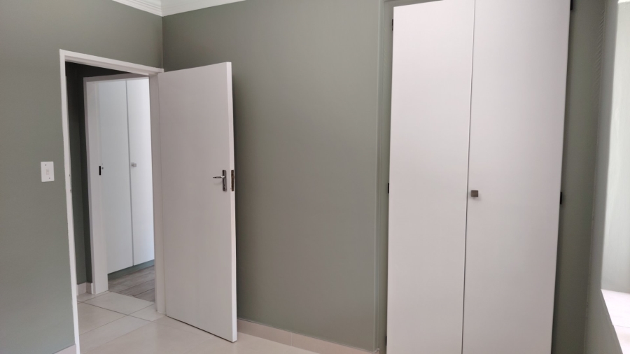 2 Bedroom Property for Sale in Amberfield Crest Estate Gauteng