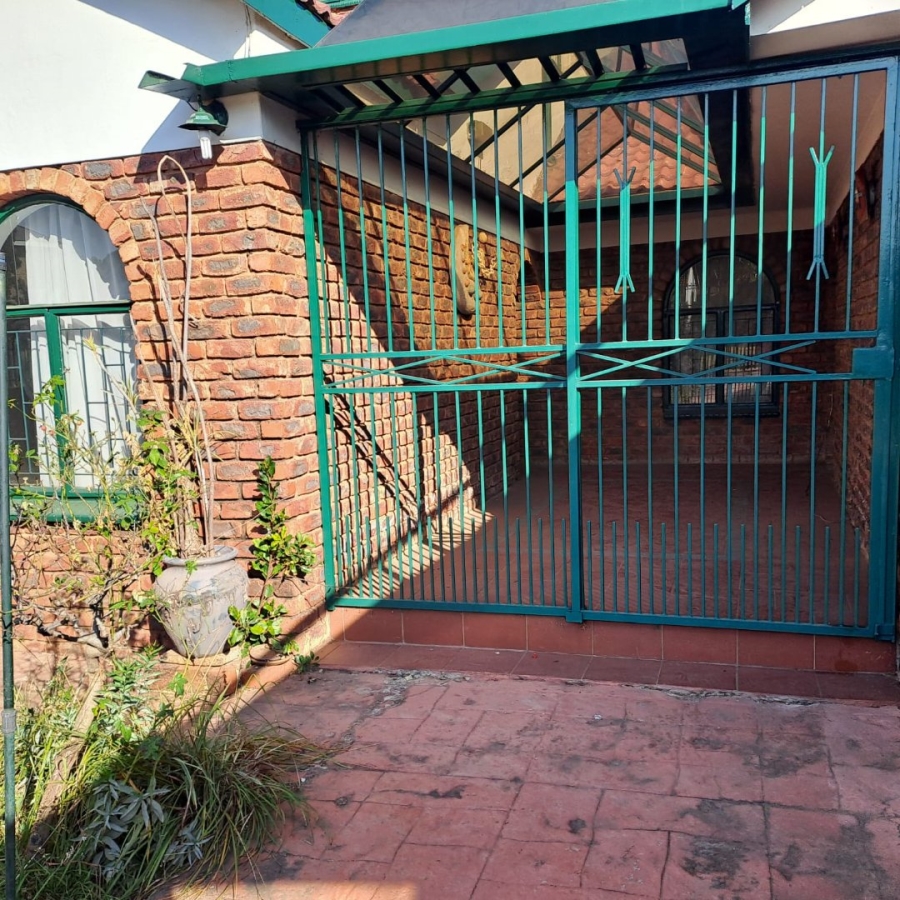 4 Bedroom Property for Sale in Karenpark Gauteng