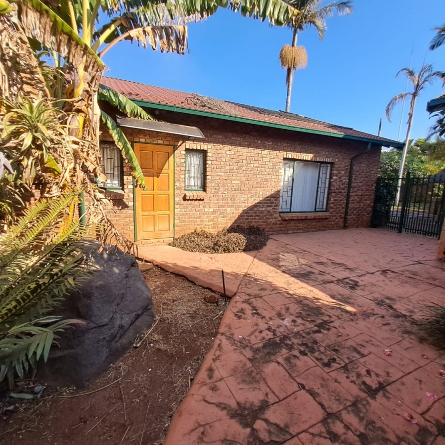 4 Bedroom Property for Sale in Karenpark Gauteng