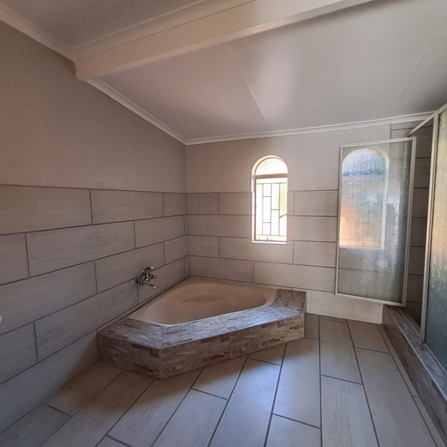 4 Bedroom Property for Sale in Karenpark Gauteng