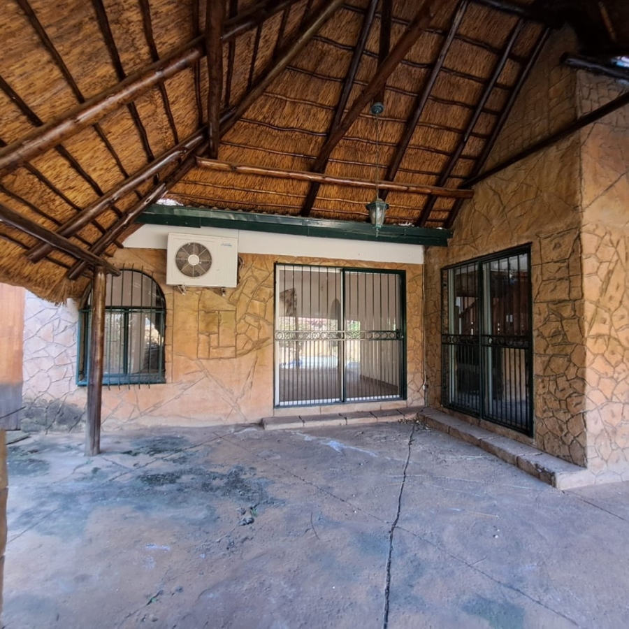 4 Bedroom Property for Sale in Karenpark Gauteng